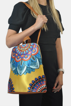 Mochila de Mujer y Bolso de hombro grande BagPack Mandala Amarilla | CHULA Tulum
