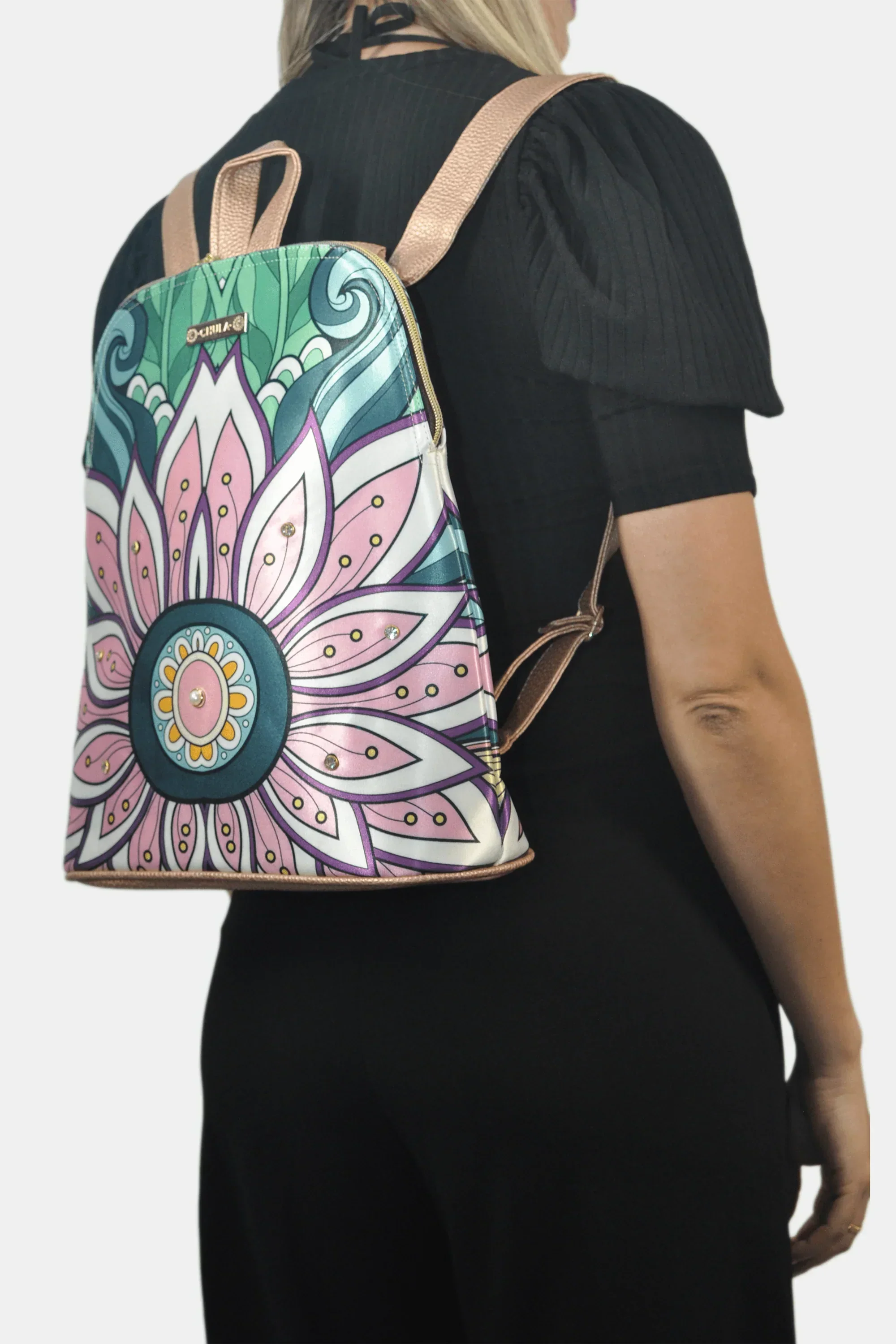 Mochila de Mujer y Bolso de hombro grande BagPack Mándalas Love Flower | CHULA Tulum