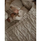 Alfombra de Descanso para bebé reversible ANNA SABLE LAVE 100 x 140 cm