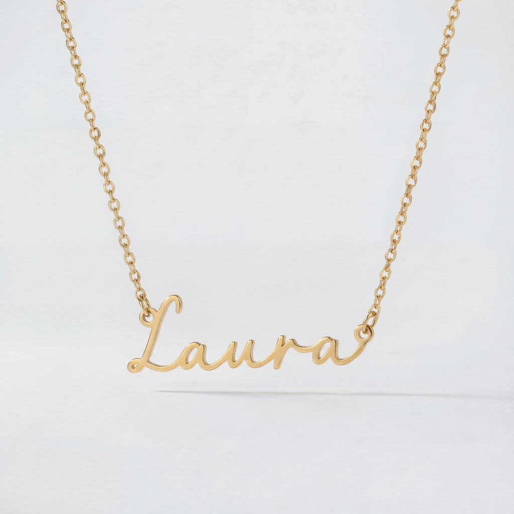 Laura Name Necklace - 18ct Gold / Style 2