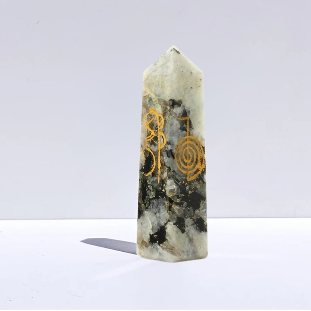Obelisco de Piedra de Luna - Símbolos Reiki