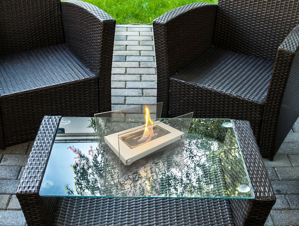 Chimenea de etanol de sobremesa en metal blanco