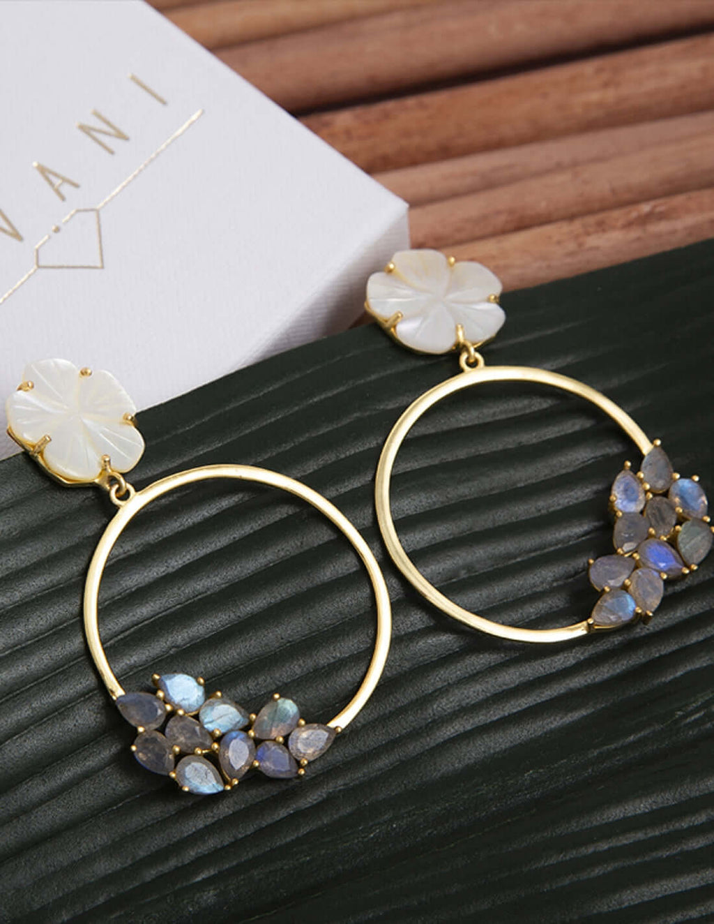 Pendientes Daisy Gris
