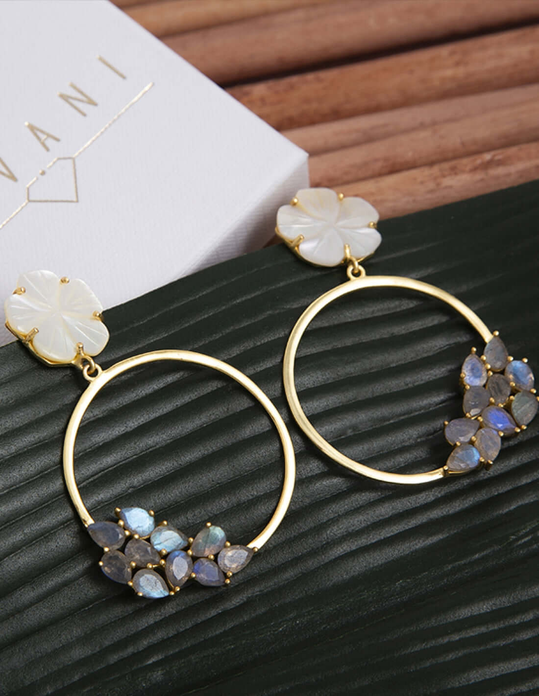 Pendientes Daisy Gris