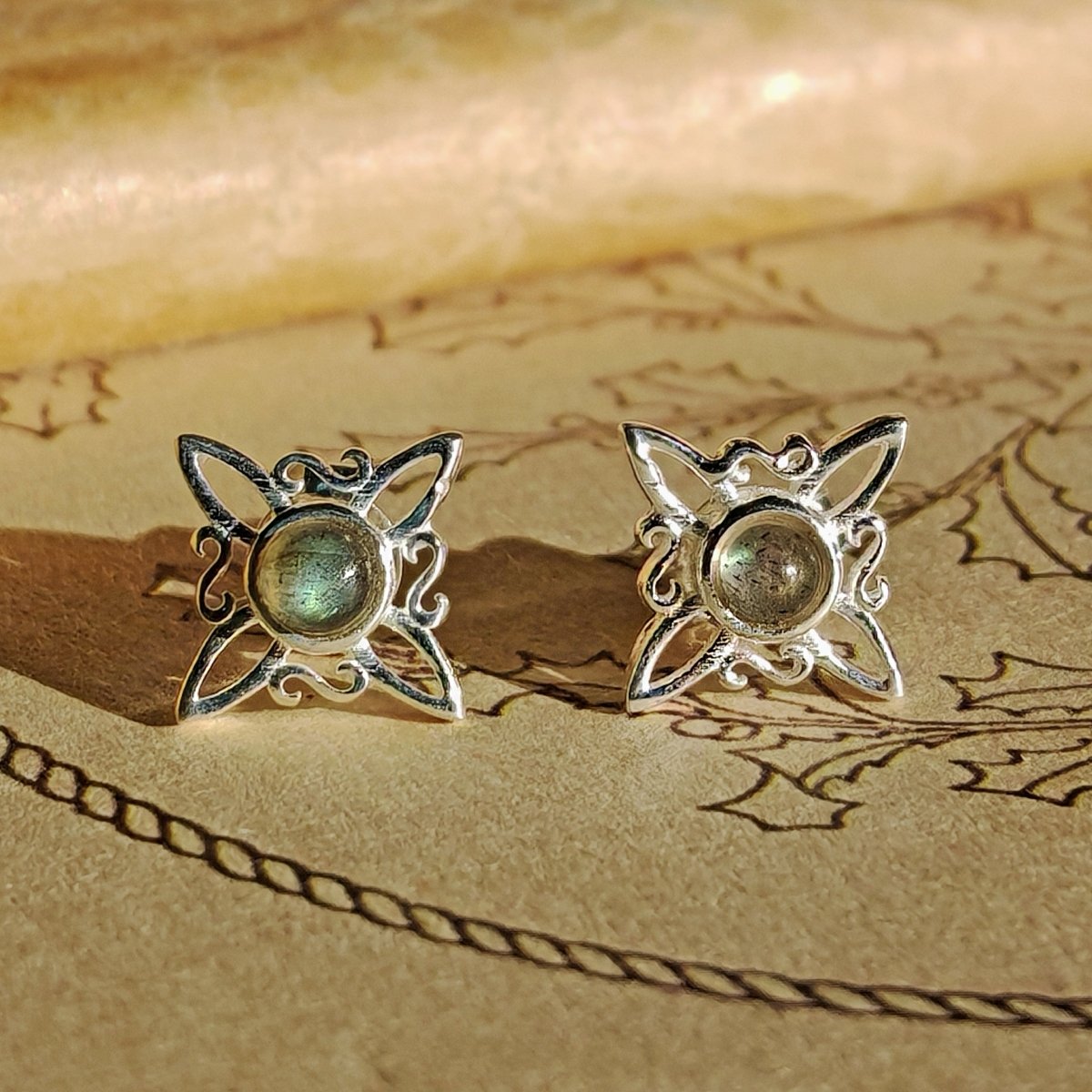 Pendientes Nudo de Bruja con Labradorita en Plata de Ley 925