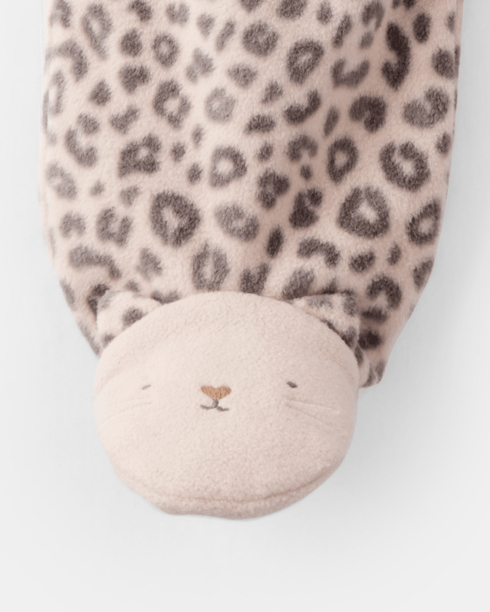 Pijama enterizo de polar marrón con estampado animal print