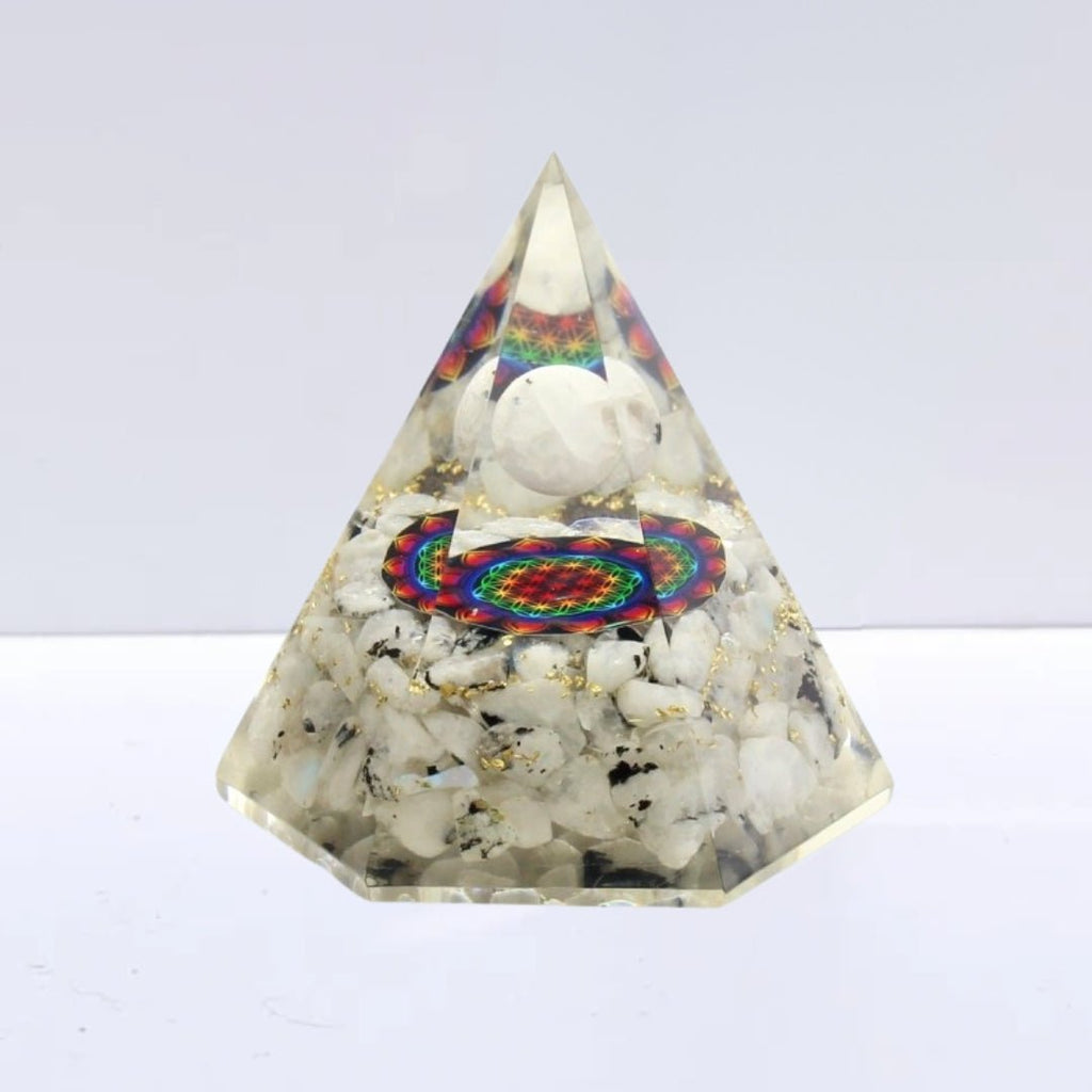 Pirámide Orgonita 'Sacred' - Piedra de Luna y Flor de la Vida