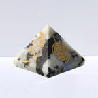 Pirámide Reiki de Piedra de Luna