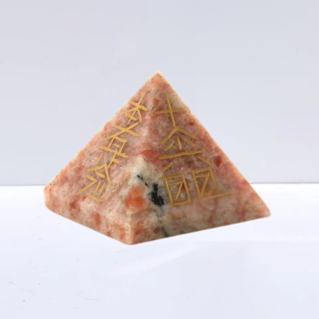 Pirámide Reiki de Piedra de Sol