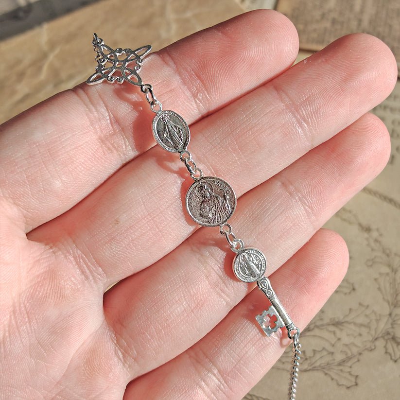 Pulsera Cuádruple de Protección S925: Cuatro Amuletos de Luz