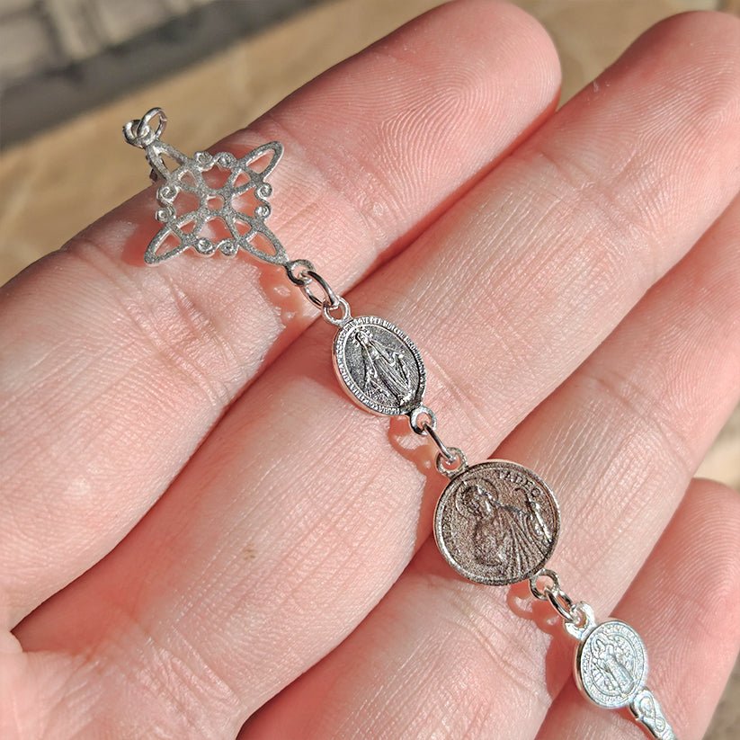 Pulsera Cuádruple de Protección S925: Cuatro Amuletos de Luz