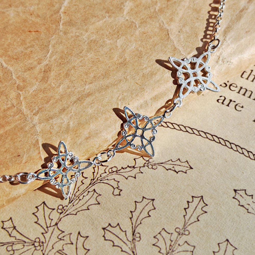 Pulsera Triple Nudo de Bruja en Plata de Ley 925