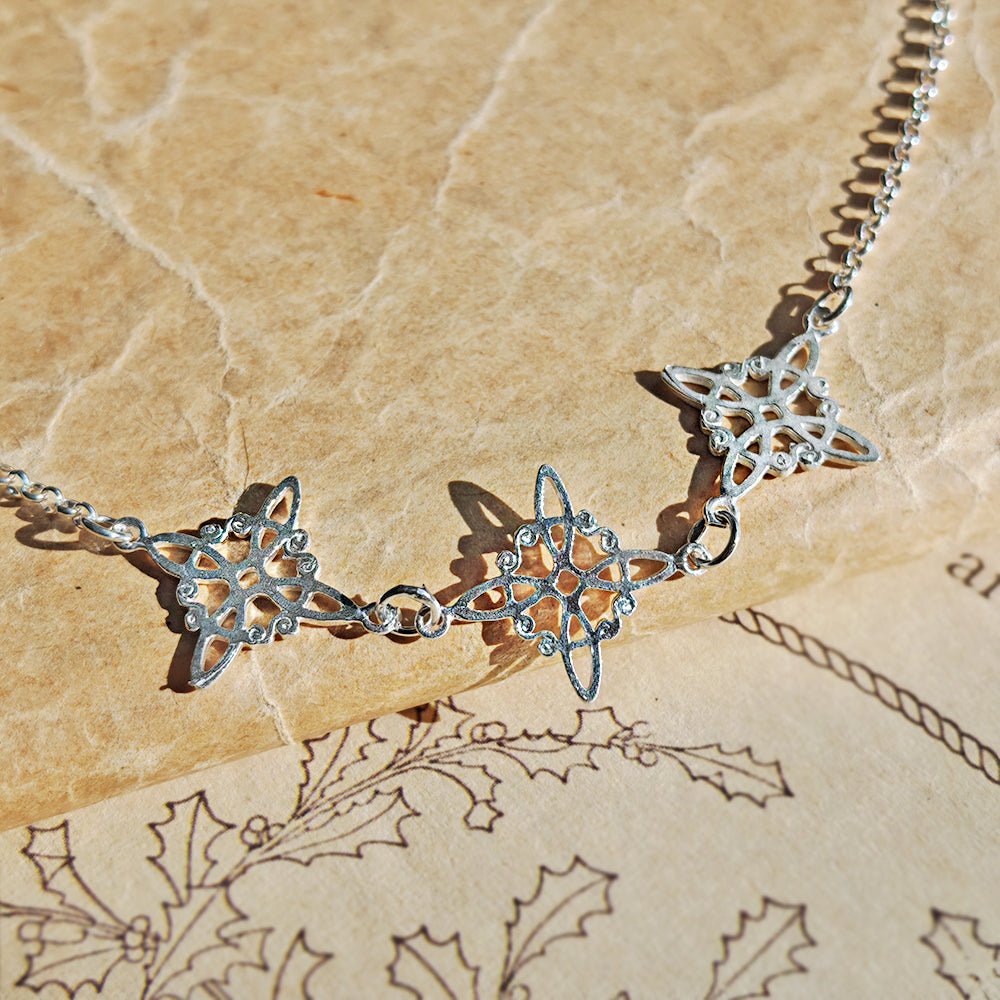 Pulsera Triple Nudo de Bruja en Plata de Ley 925