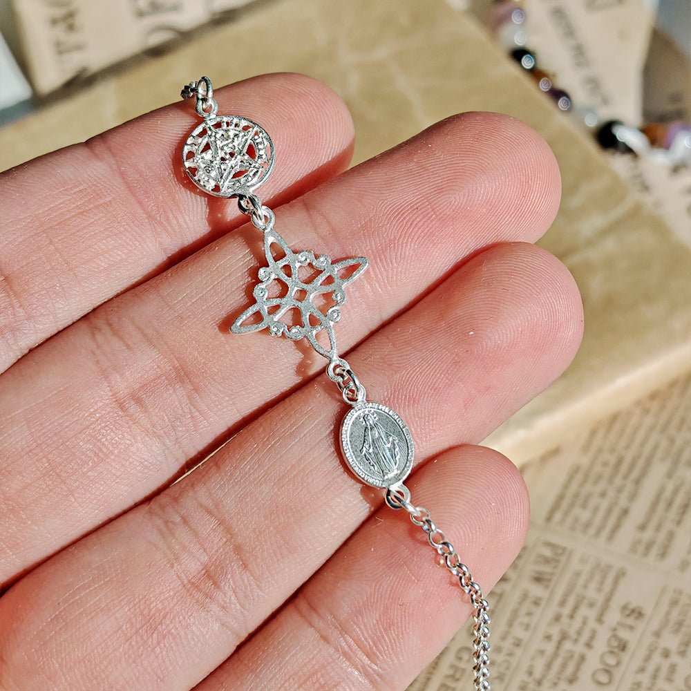 Pulsera Triple Protectora S925: Nudo de Bruja, Tetragramatón & Virgen de la Milagrosa