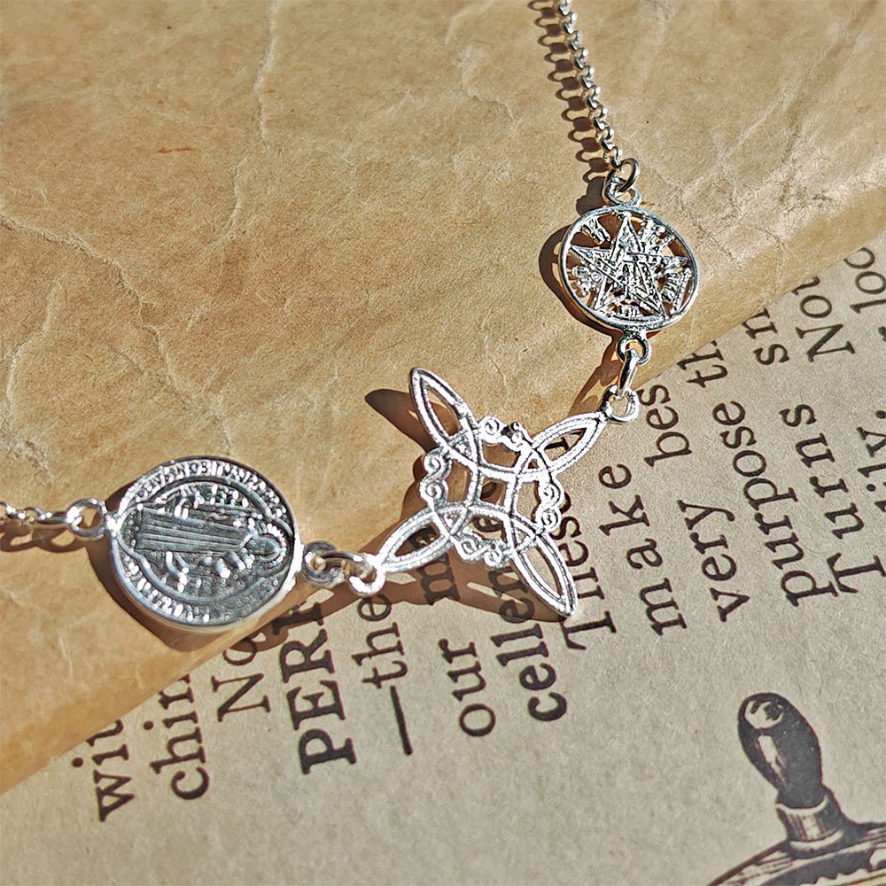 Pulsera Triple Protectora S925: Nudo de Bruja, Tetragramatón y San Benito