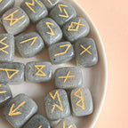 Runas Vikingas Aventurina Gris – Intuición, claridad y conexión ancestral
