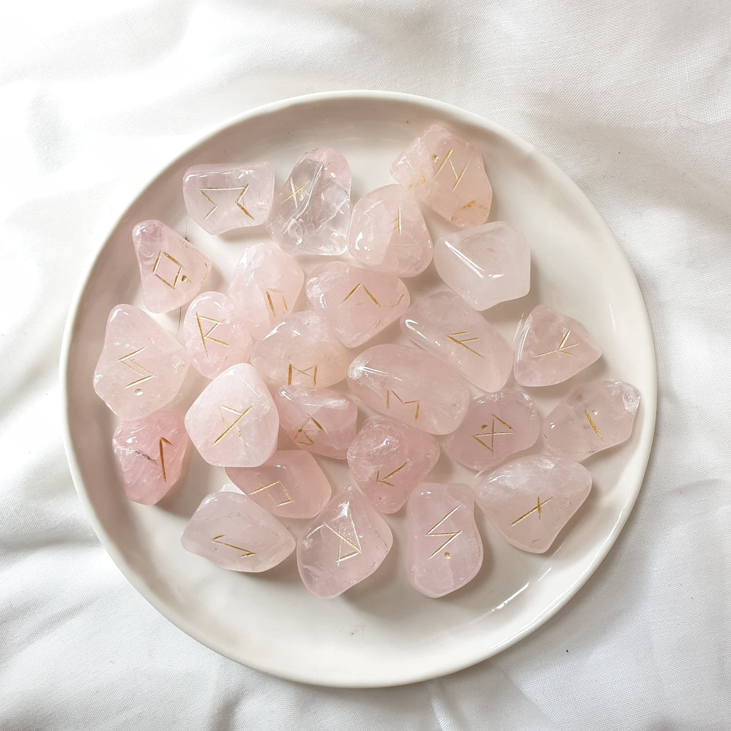 Runas Vikingas de Cuarzo Rosa
