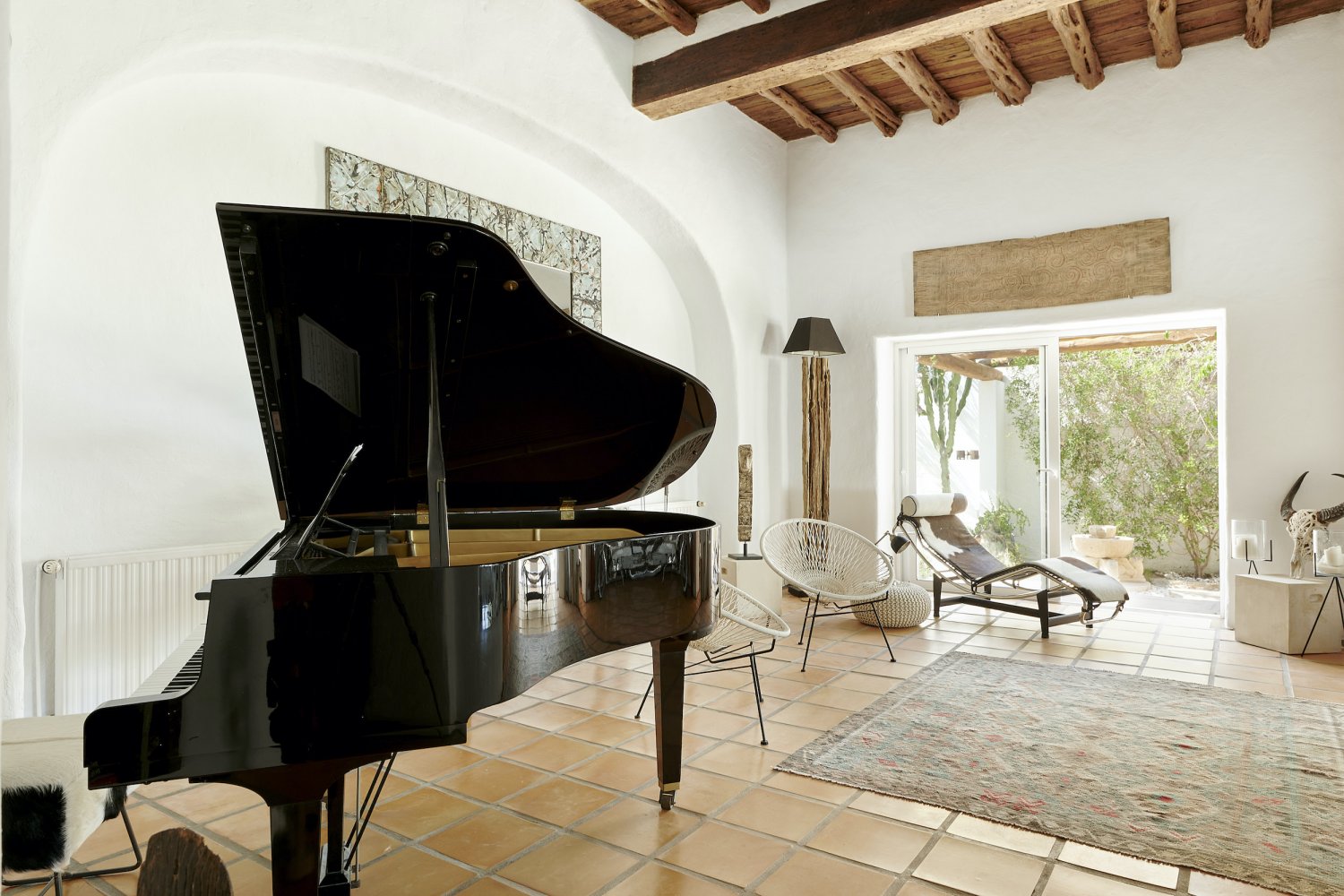 Charming Hidden Paradise Ibiza Villa with a Beautiful Lush Garden and Cozy Kitchen in San Antonio