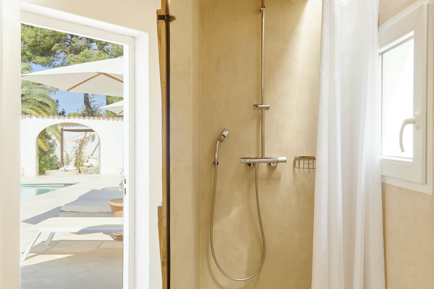 Charming Hidden Paradise Ibiza Villa with a Beautiful Lush Garden and Cozy Kitchen in San Antonio