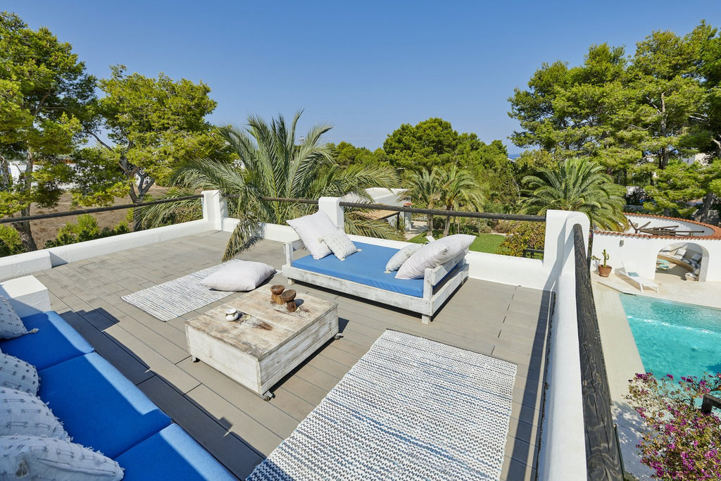Charming Hidden Paradise Ibiza Villa with a Beautiful Lush Garden and Cozy Kitchen in San Antonio