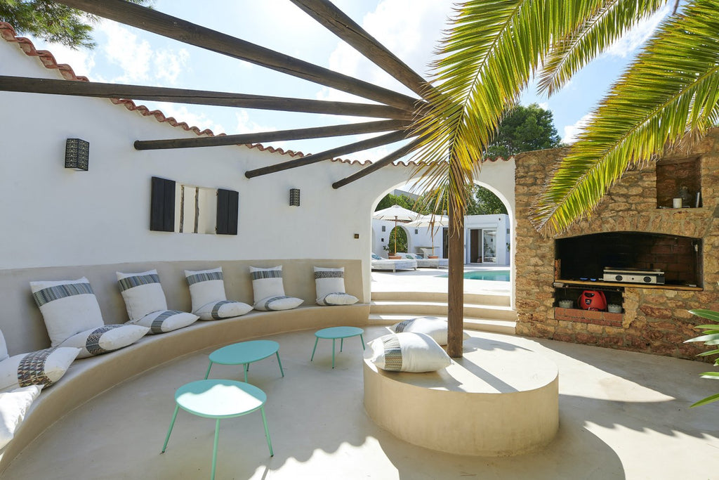 Charming Hidden Paradise Ibiza Villa with a Beautiful Lush Garden and Cozy Kitchen in San Antonio