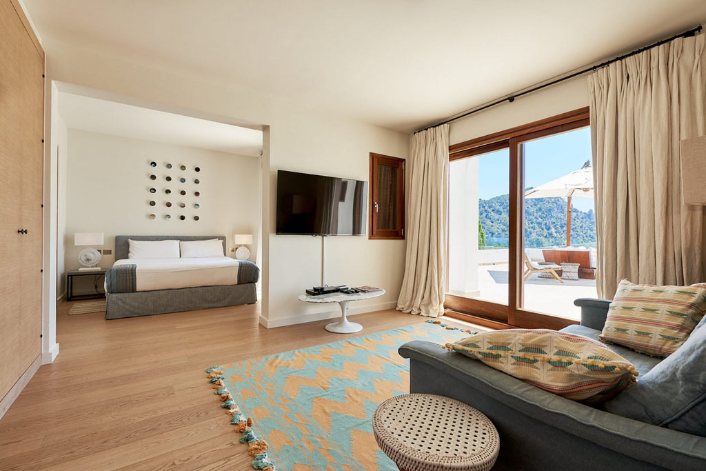 Huge Beautiful Ibiza Villa with Breathtaking Views of Sol d’en Serra in Santa Eulalia