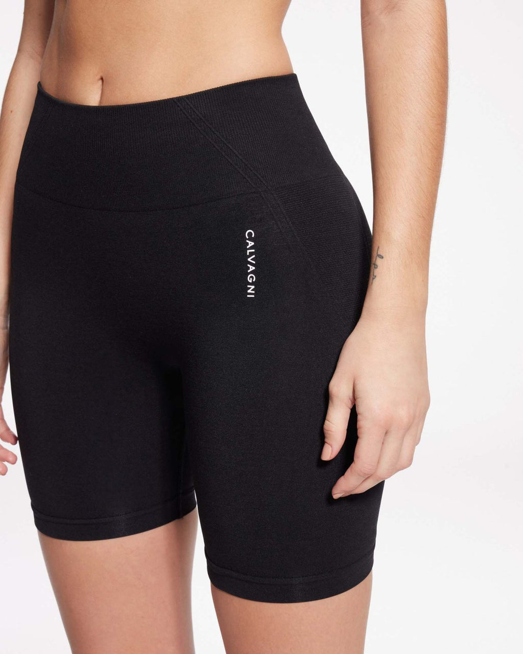 SIMPLE SHORT