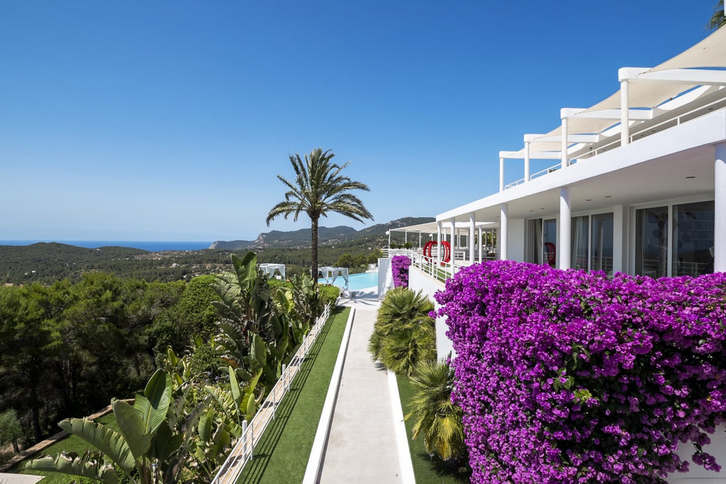Modern Luxury Ibiza Villa with Huge Kitchen, Stunning Views and Spacious En-Suite Bedrooms near Es Cubells