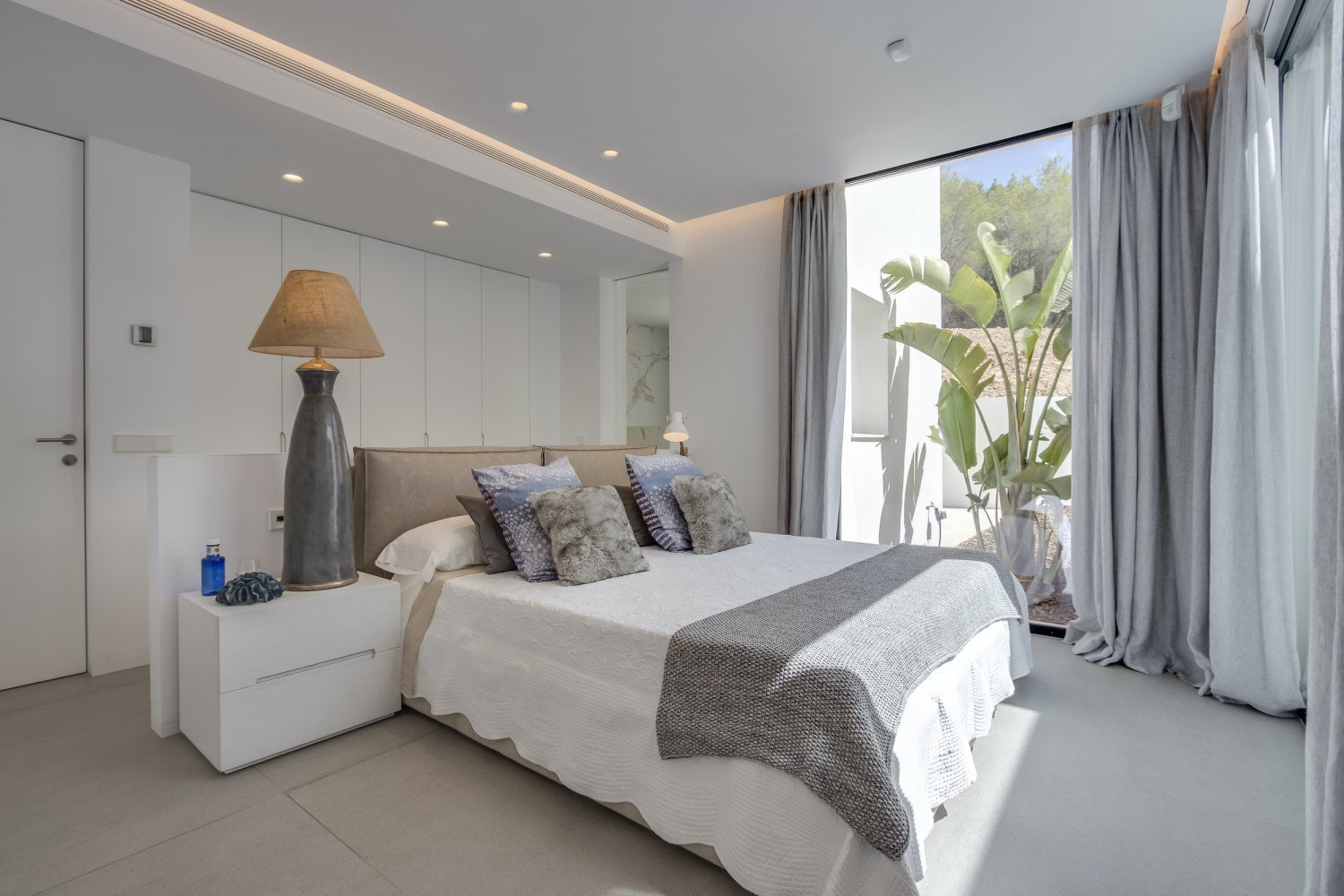 550 m² Modern Open-Plan Private Ibiza Villa Beautifully Furnished near Sant Josep Village