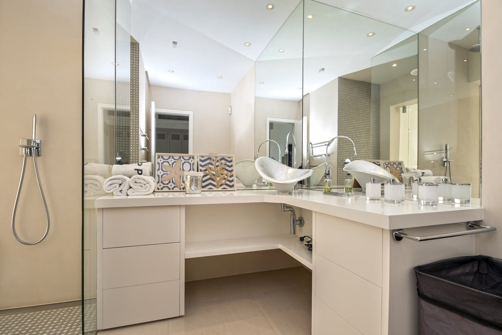 Modern Luxury Ibiza Villa with Huge Kitchen, Stunning Views and Spacious En-Suite Bedrooms near Es Cubells