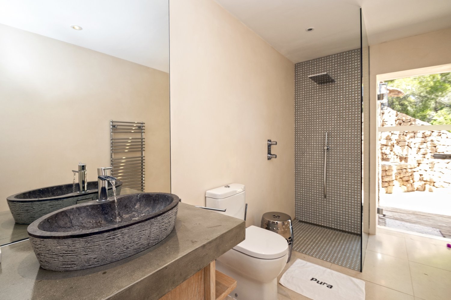 Modern Luxury Ibiza Villa with Huge Kitchen, Stunning Views and Spacious En-Suite Bedrooms near Es Cubells