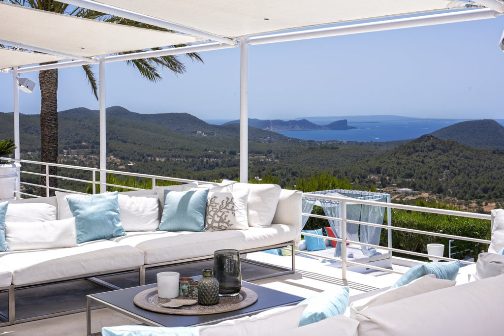 Modern Luxury Ibiza Villa with Huge Kitchen, Stunning Views and Spacious En-Suite Bedrooms near Es Cubells