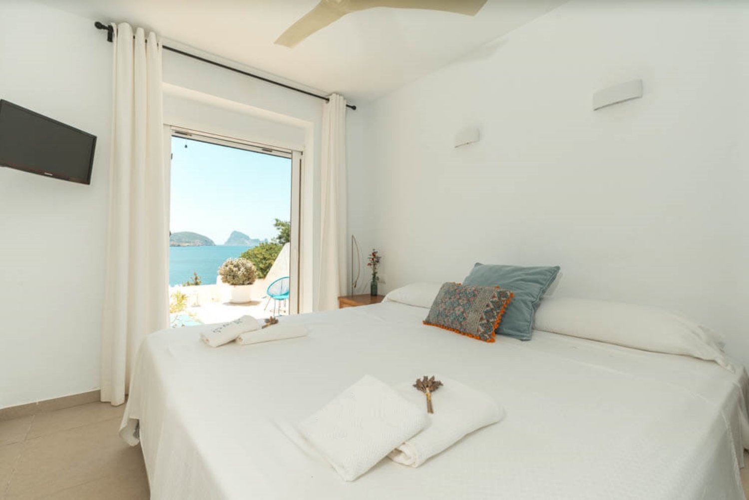Charming & Spacious Ibiza Villa with Front-Row Views of the Iconic Es Vedrà near Cala Tarida