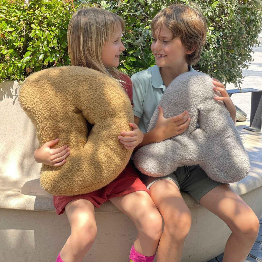 Cojín Letra Inicial Bouclé: Personaliza tu Espacio con Estilo