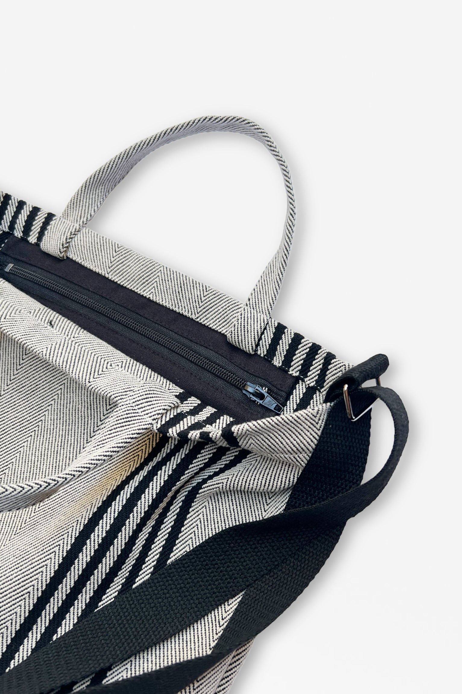 Tote bag cruzada sarga de burgos negro