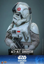 Star Wars Movie Masterpiece Figura 1/6 Imperial Remnant AT-AT Driver 30 cm